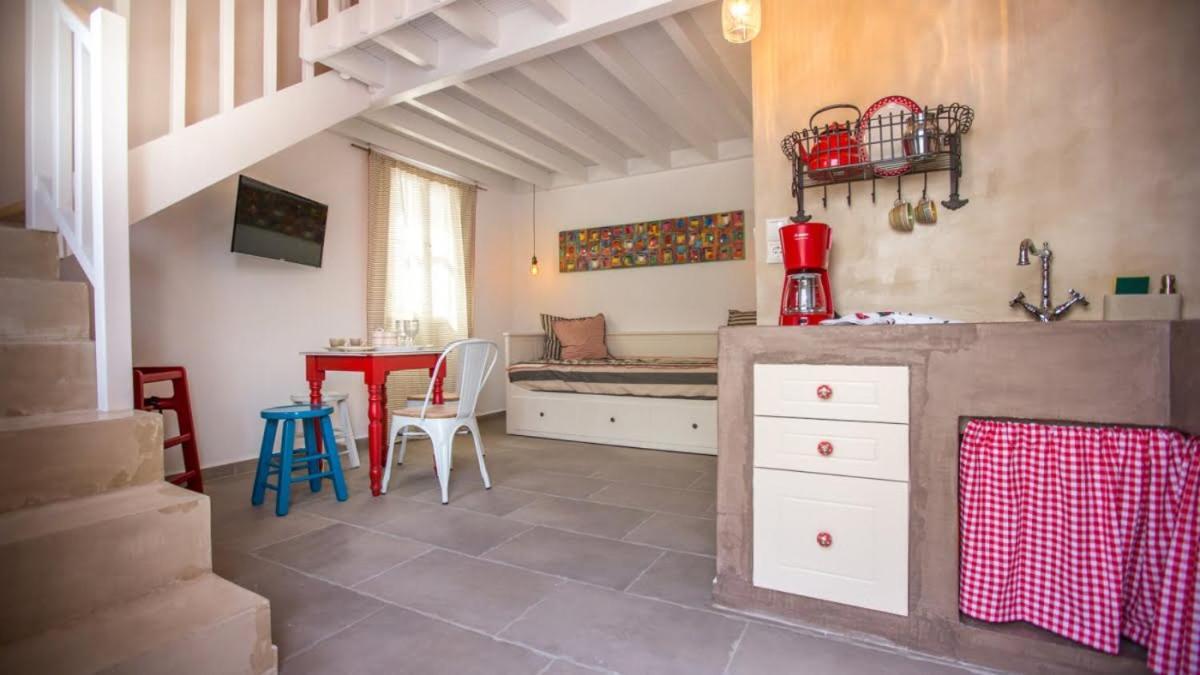 Chic & Modern Apartments With Swim Access Chalki Town Esterno foto